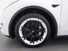 Tesla Model Y Rear-Wheel Drive - ფოტო 17