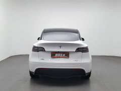Tesla Model Y Rear-Wheel Drive - ფოტო 4