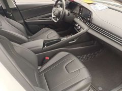Hyundai Elantra 2023 1.5L CVT Luxury - ფოტო 11