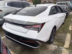 Hyundai Elantra 2023 1.5L CVT Luxury - ფოტო 15