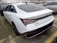 Hyundai Elantra 2023 1.5L CVT Luxury - ფოტო 16