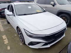 Hyundai Elantra 2023 1.5L CVT Luxury - ფოტო 2