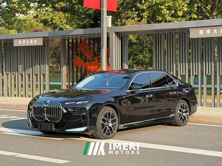 BMW 7 Series 735Li M Sport Package - ავტომობილი ჩინეთიდან