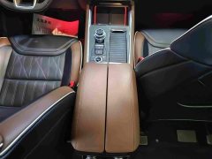 Ford Explorer EcoBoost 285 AWD Titanium 7-Seater - ფოტო 9