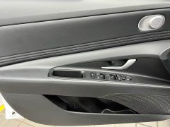 Hyundai Elantra 1.5L CVT Luxury - ფოტო 17