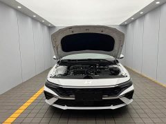 Hyundai Elantra 1.5L CVT Luxury - ფოტო 18