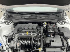 Hyundai Elantra 1.5L CVT Luxury - ფოტო 19