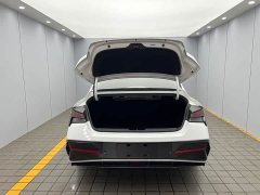 Hyundai Elantra 1.5L CVT Luxury - ფოტო 20