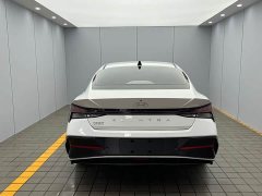 Hyundai Elantra 1.5L CVT Luxury - ფოტო 5