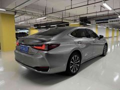 Lexus ES 300h Premium Edition - ფოტო 3