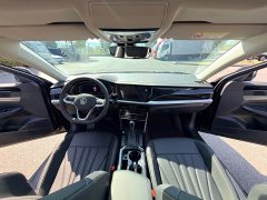 Volkswagen Passat Outstanding Edition 380TSI Dragon Ascendant Version - ფოტო 12