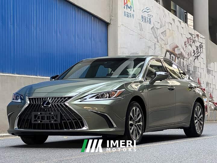 Lexus ES 200 Premium Edition
