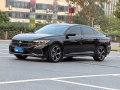 Volkswagen Passat 330TSI Starry Sky Luxury Edition - ფოტო 1