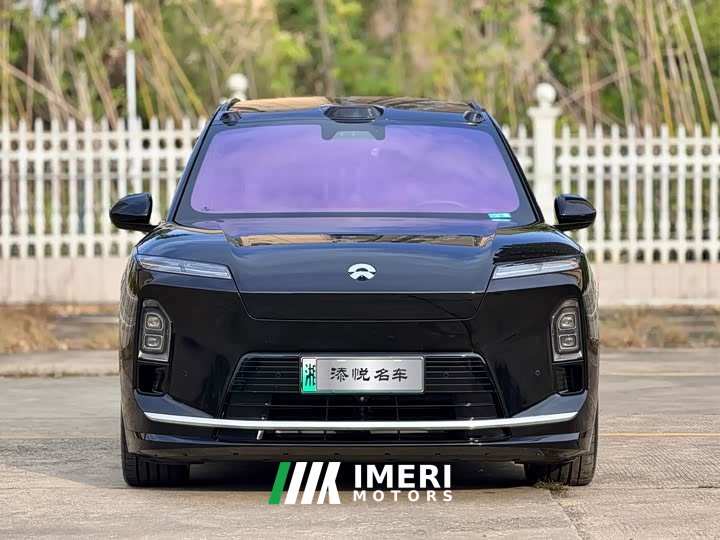NIO ES8 Six-Seat Executive Signature Edition