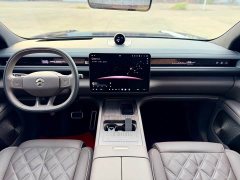 NIO ES8 Six-Seat Executive Signature Edition - ფოტო 13