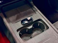 NIO ES8 Six-Seat Executive Signature Edition - ფოტო 15