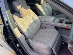 NIO ES8 Six-Seat Executive Signature Edition - ფოტო 19