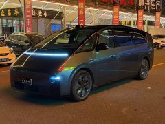 Li Auto Li Xiang MEGA Ultra - ფოტო 1