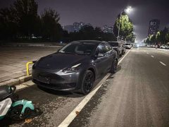 Tesla Model Y Rear-Wheel Drive - ფოტო 2