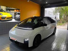 Li Auto Li Xiang MEGA Ultra - ფოტო 1