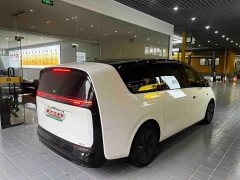 Li Auto Li Xiang MEGA Ultra - ფოტო 4
