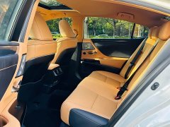 Lexus ES 200 Premium Edition - ფოტო 16