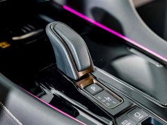 Toyota Vellfire Crown Hybrid 2.5L Executive Premier Edition - ფოტო 17