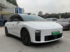 Li Auto i6 Two-wheel drive standard version - ფოტო 1