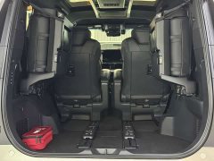 Lexus LM 2023 500h Six-Seat Premium Edition - ფოტო 8
