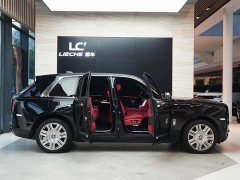 Rolls-Royce Cullinan 2018 Four-Seater - ფოტო 3