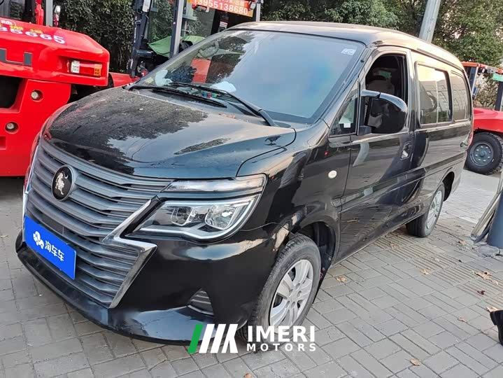 Dongfeng Lingzhi M5 1.6L Practical 7-seater