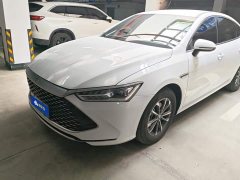BYD Qin PLUS Glory Edition DM-i 55KM Leading - ფოტო 1