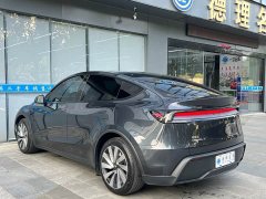 Tesla Model Y Rear-Wheel Drive - ფოტო 14