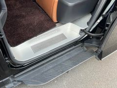 Toyota Alphard Hybrid 2.5L Premium Edition - ფოტო 8