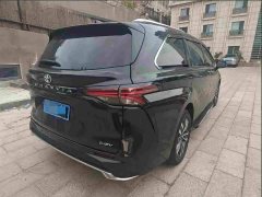 Toyota Gravia 2.5L Hybrid Luxury - ფოტო 6