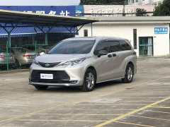 Toyota Sienna 2.5L Hybrid Comfort Edition - ფოტო 1