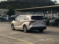Toyota Sienna 2.5L Hybrid Comfort Edition - ფოტო 6