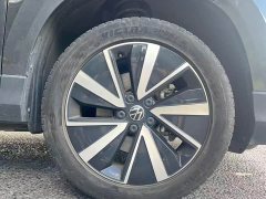 Volkswagen Touareg 300TSI Two-Wheel Drive Crescent Edition - ფოტო 16