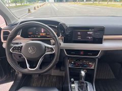 Volkswagen Touareg 300TSI Two-Wheel Drive Crescent Edition - ფოტო 4
