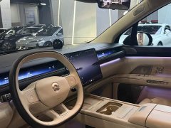NIO ES8 2026 Six-Seat Executive Signature Edition - ფოტო 12