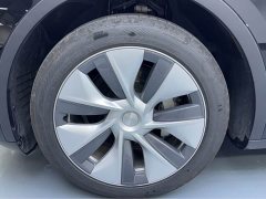 Tesla Model Y Rear-Wheel Drive - ფოტო 17