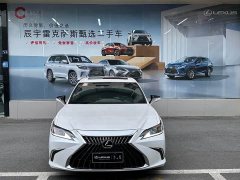 Lexus ES 200 Excellence Edition - ფოტო 2