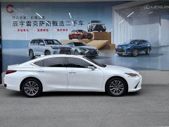 Lexus ES 200 Excellence Edition - ფოტო 4