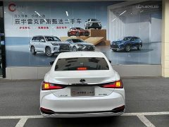 Lexus ES 200 Excellence Edition - ფოტო 7