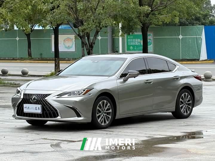 Lexus ES 300h Excellence Edition