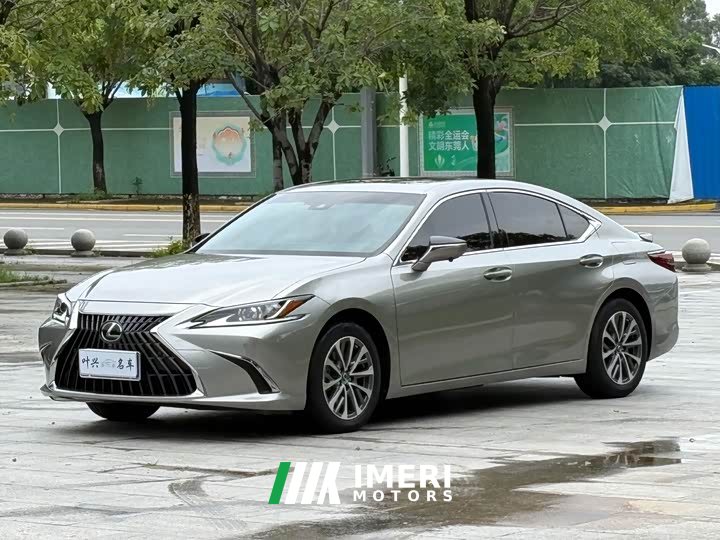 Lexus ES 2022 300h Excellence Edition - ავტომობილი ჩინეთიდან
