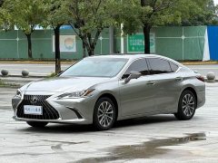 Lexus ES 2022 300h Excellence Edition - ფოტო 1