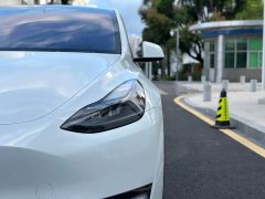 Tesla Model Y Standard Range RWD - ფოტო 13
