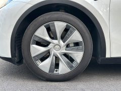 Tesla Model Y Standard Range RWD - ფოტო 15