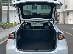 Tesla Model Y Standard Range RWD - ფოტო 16